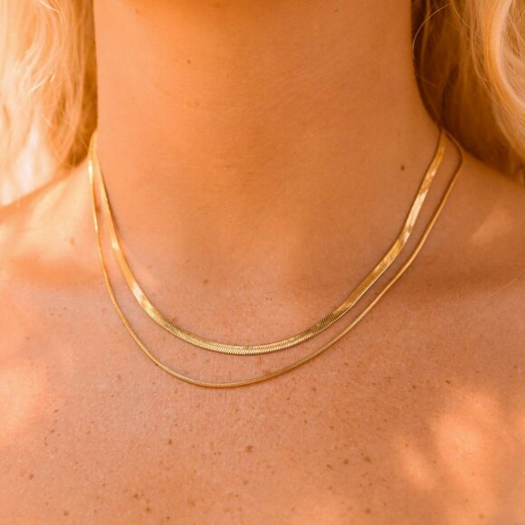 18K Gold Layered Herringbone Necklace – PVD , Hypoallergenic, Water & Tarnish-Re - Picture 2 of 2